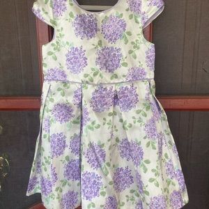 Girls dress Size 4. Zips in the back